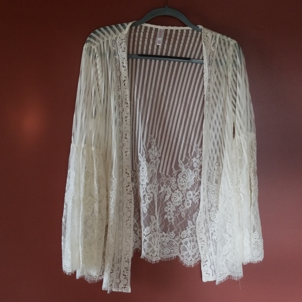 3/$20 Open Front Lace Kimono sz Medium